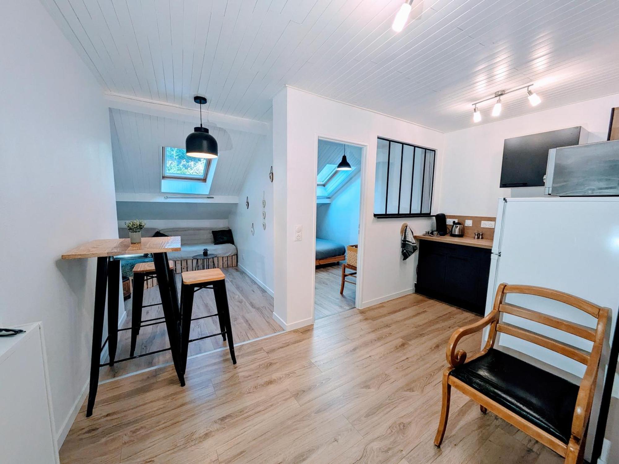Appartement Sous La Tour à Poligny  Extérieur photo