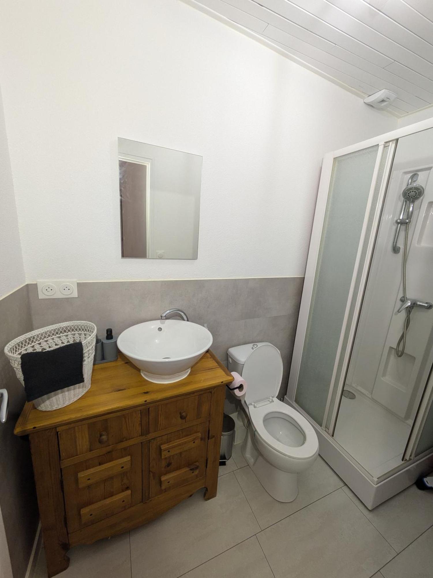 Appartement Sous La Tour à Poligny  Extérieur photo