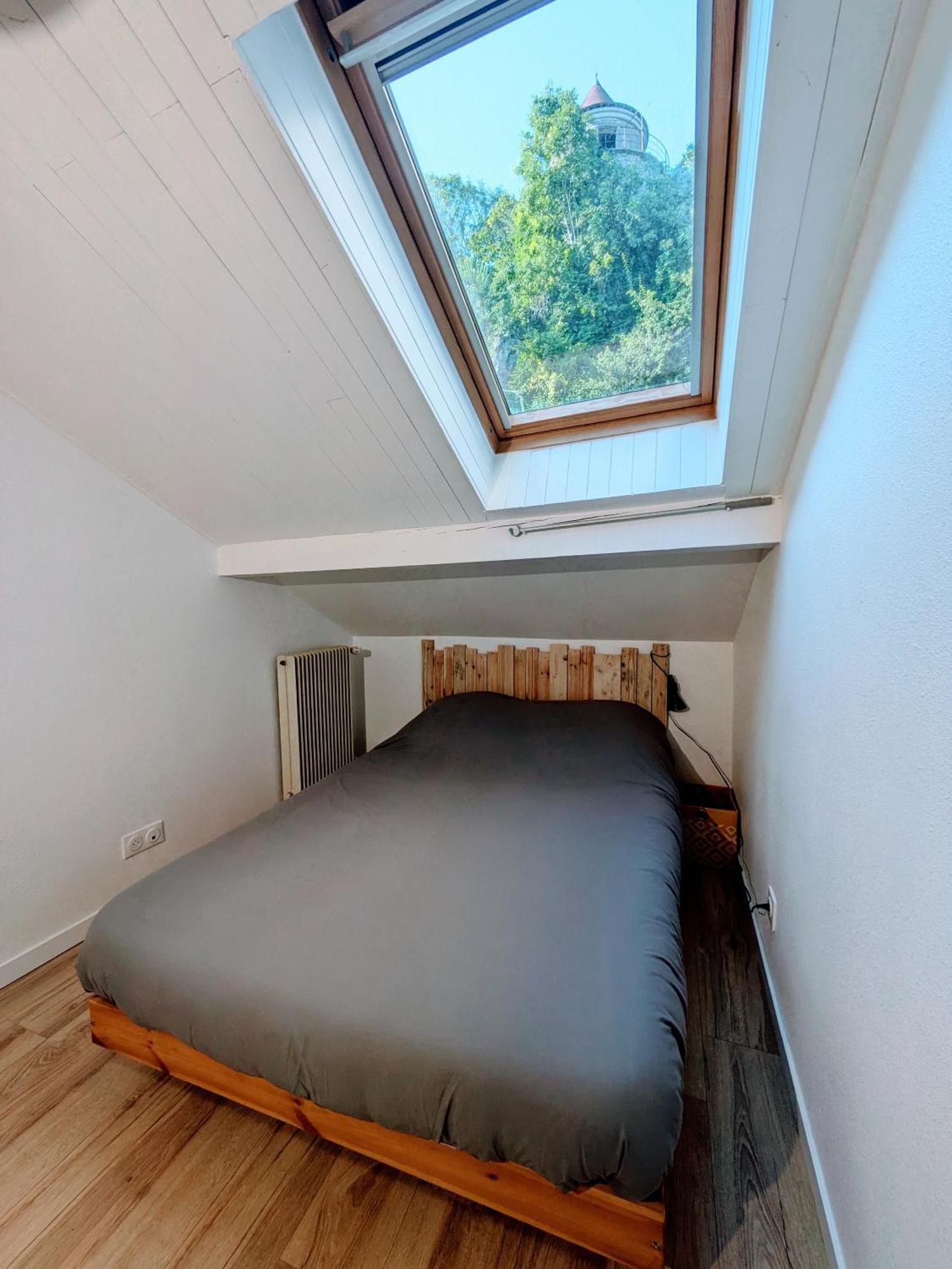 Appartement Sous La Tour à Poligny  Extérieur photo