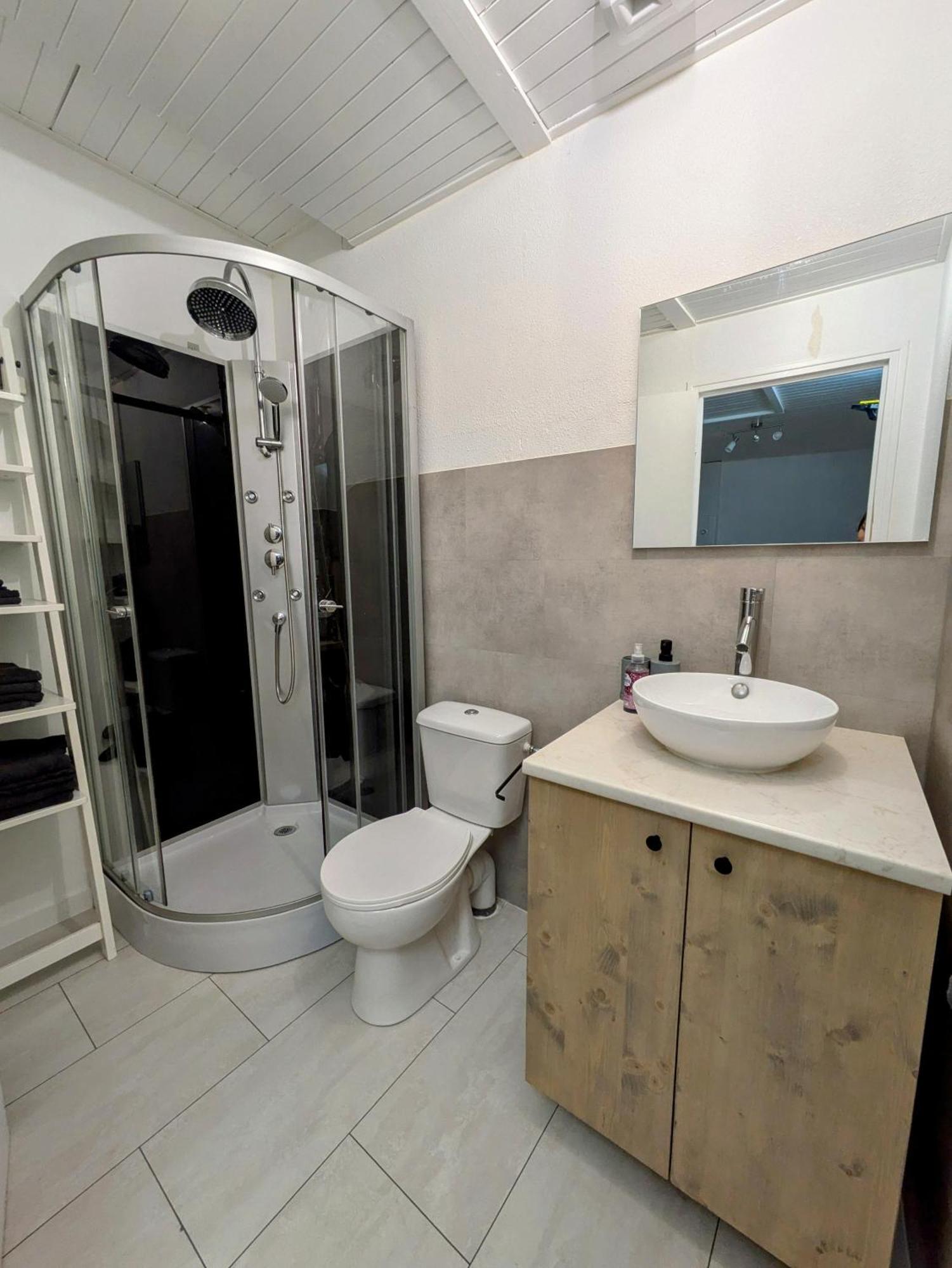 Appartement Sous La Tour à Poligny  Extérieur photo
