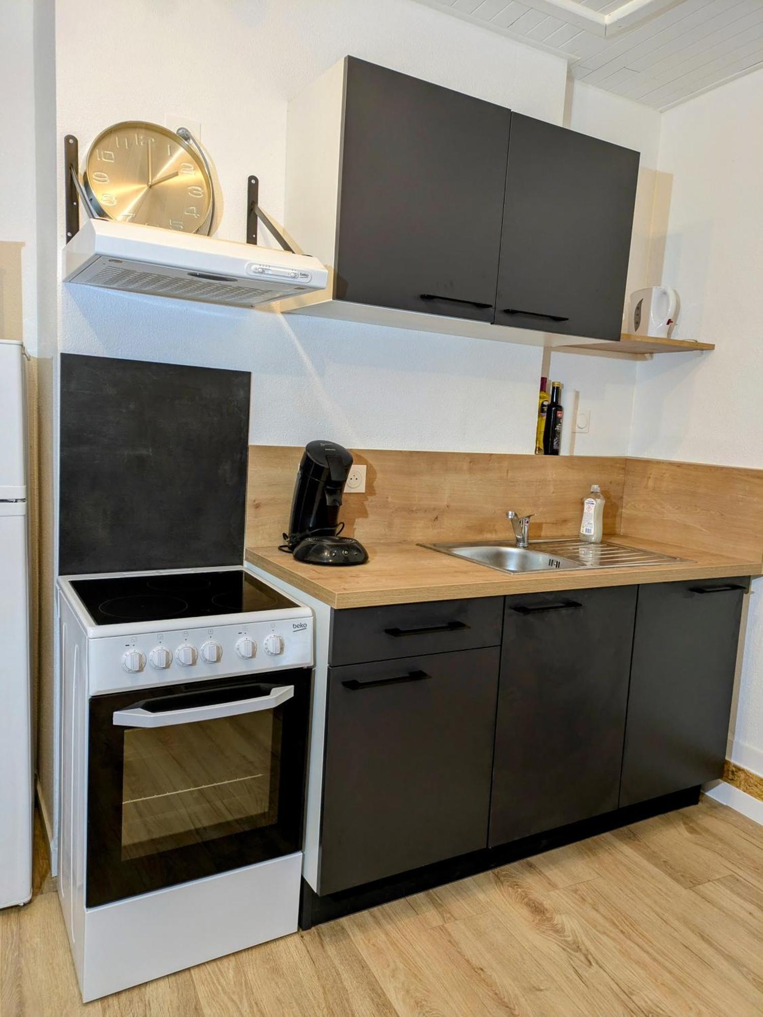 Appartement Sous La Tour à Poligny  Extérieur photo